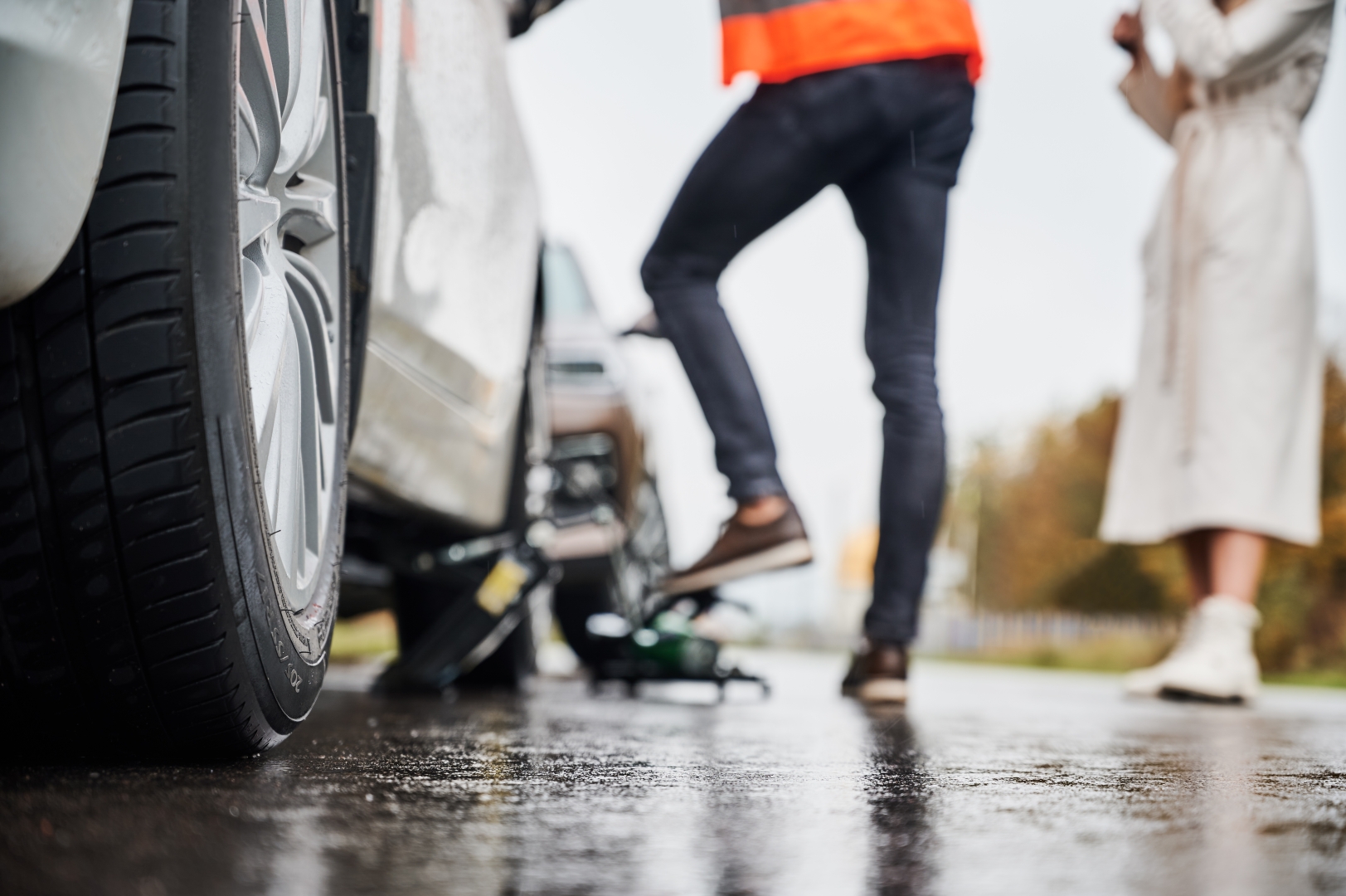 Réparer un pneu après une crevaison : 3 choses à savoir avant de vous lancer